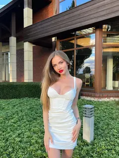 Evelyn escort in Phuket