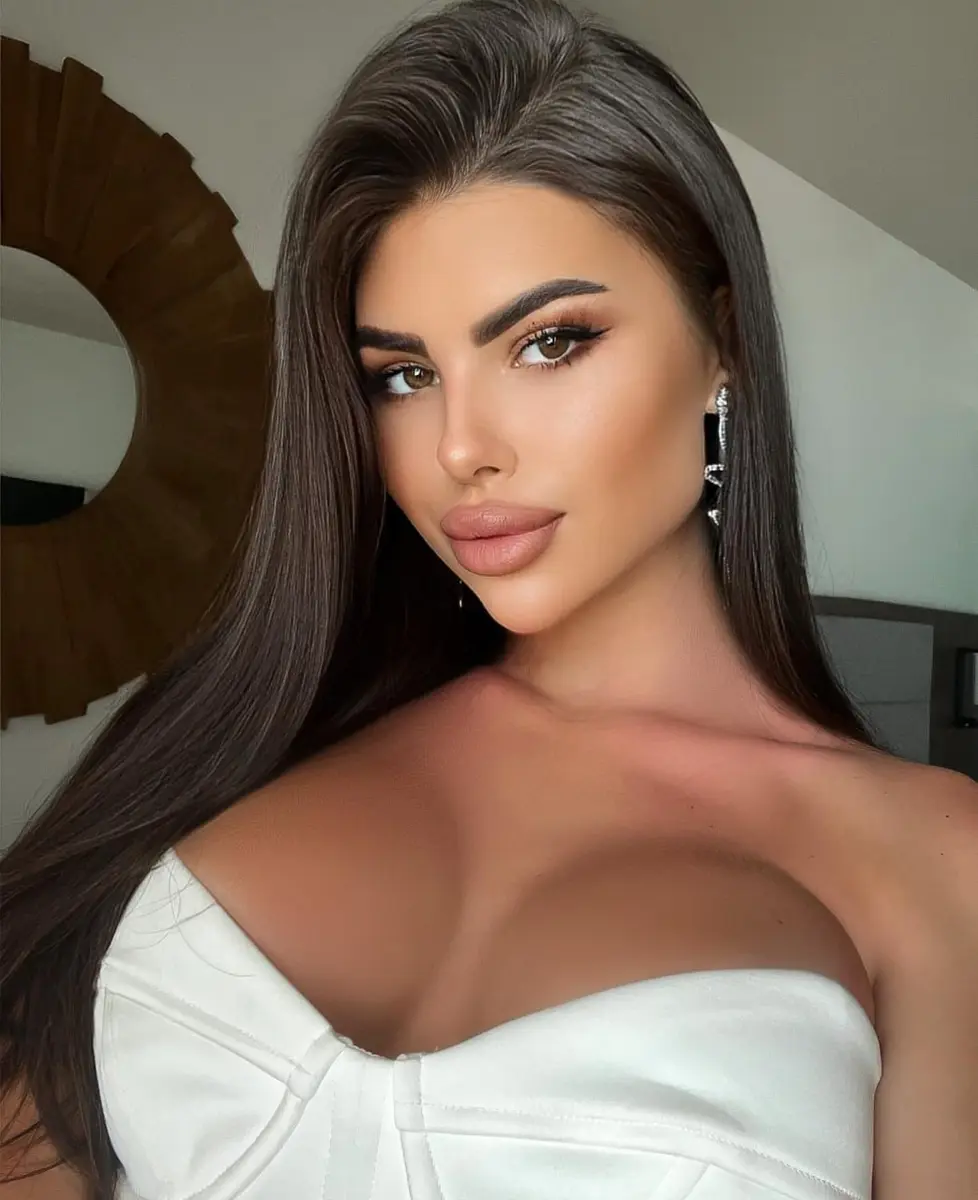 Olivia escort in Phuket