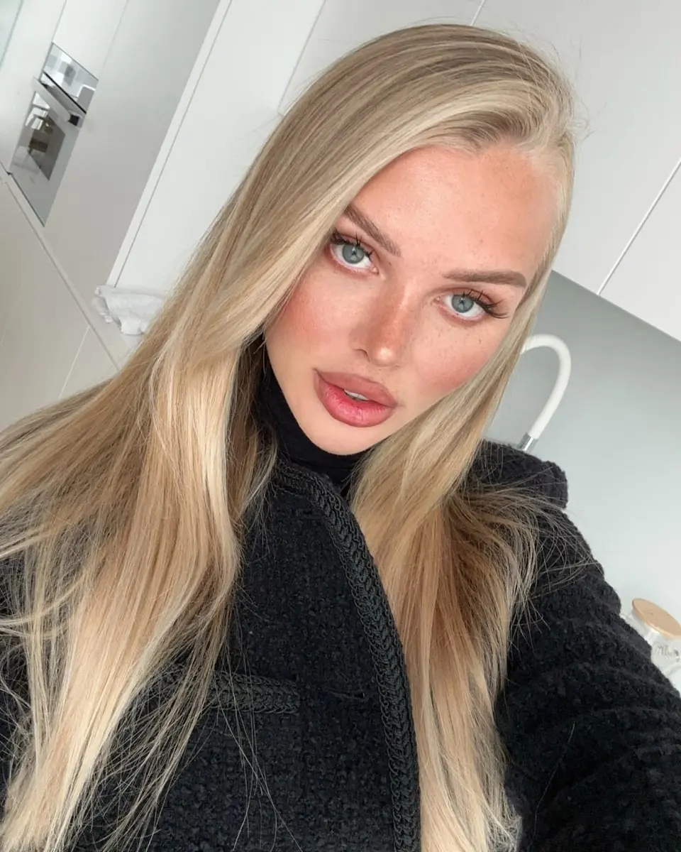 Rosalie escort in Phuket