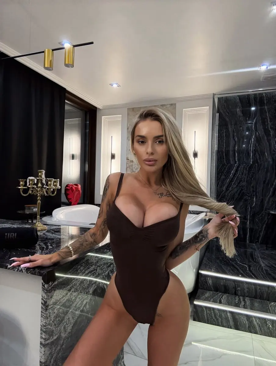 Selena escort in Phuket